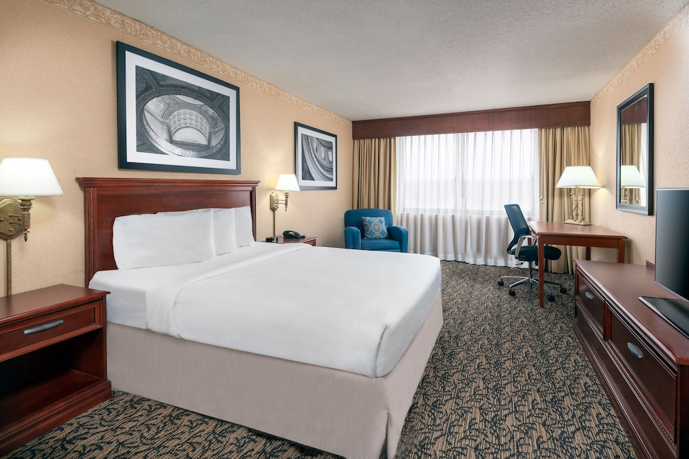 Capitol Plaza Hotel Jefferson City 16/38