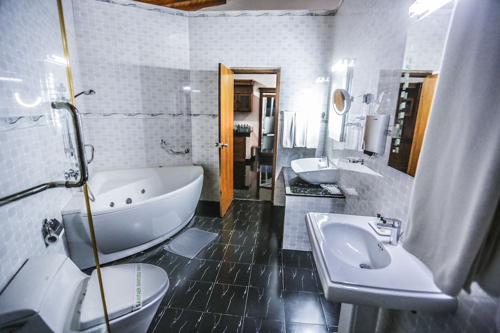 Hotel Sudu Araliya 19/69