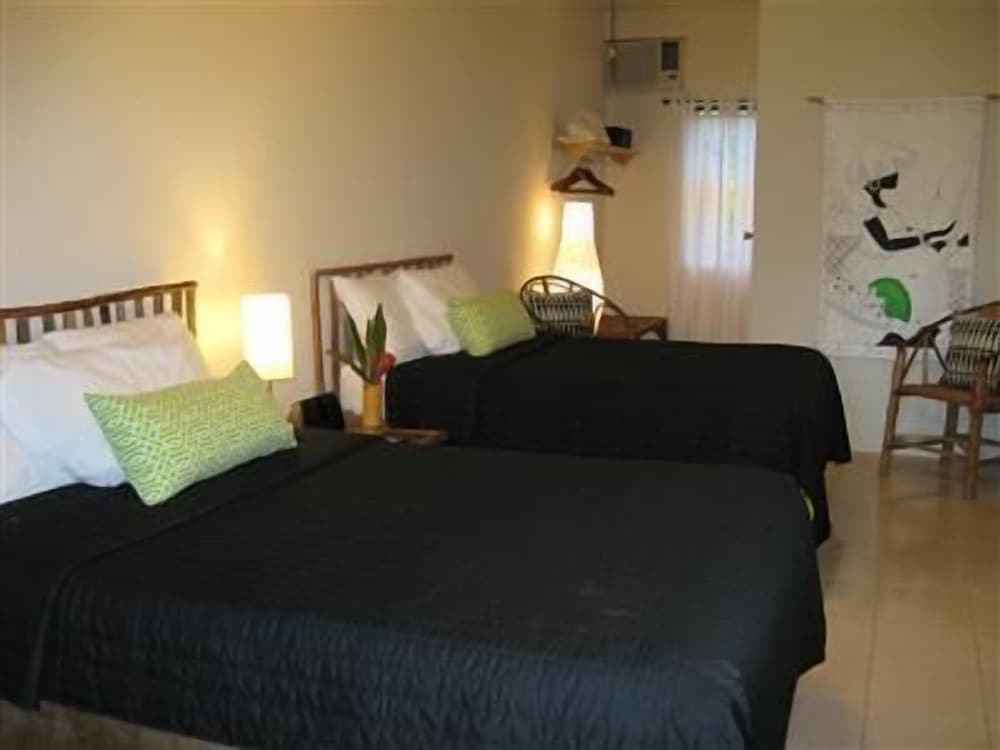 Creekside Oasis 8/45