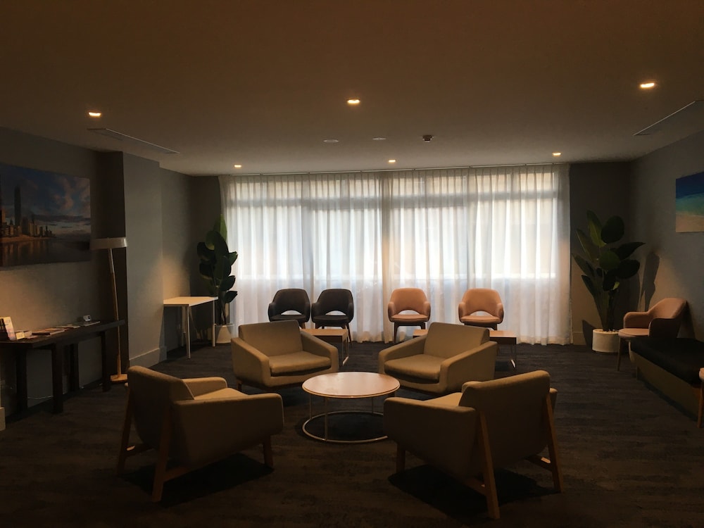 Woodroffe Hotel 33/49