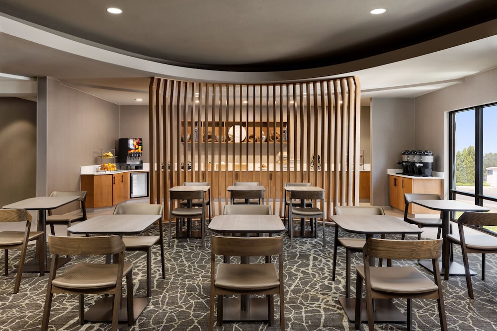 Springhill Suites Fresno 35/46