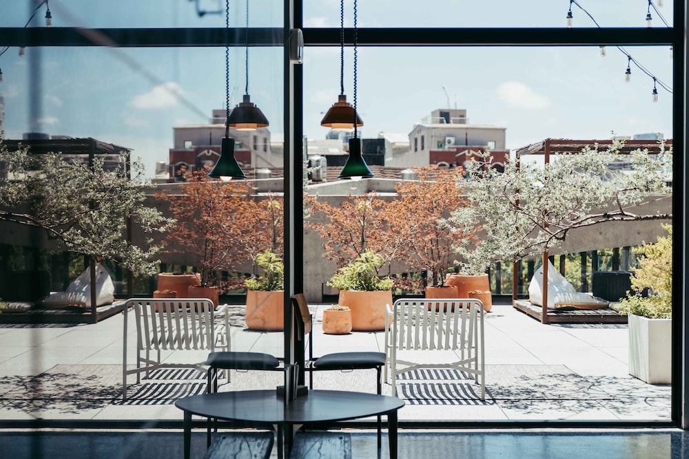 U I J Hotel Hostel 30/41