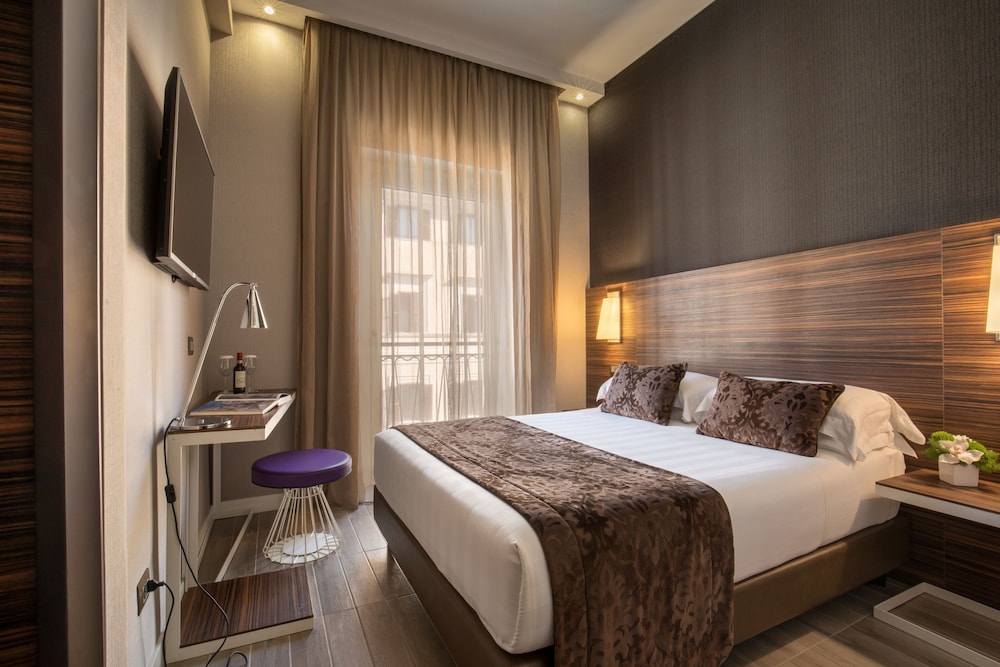 The Republic Hotel 34/59