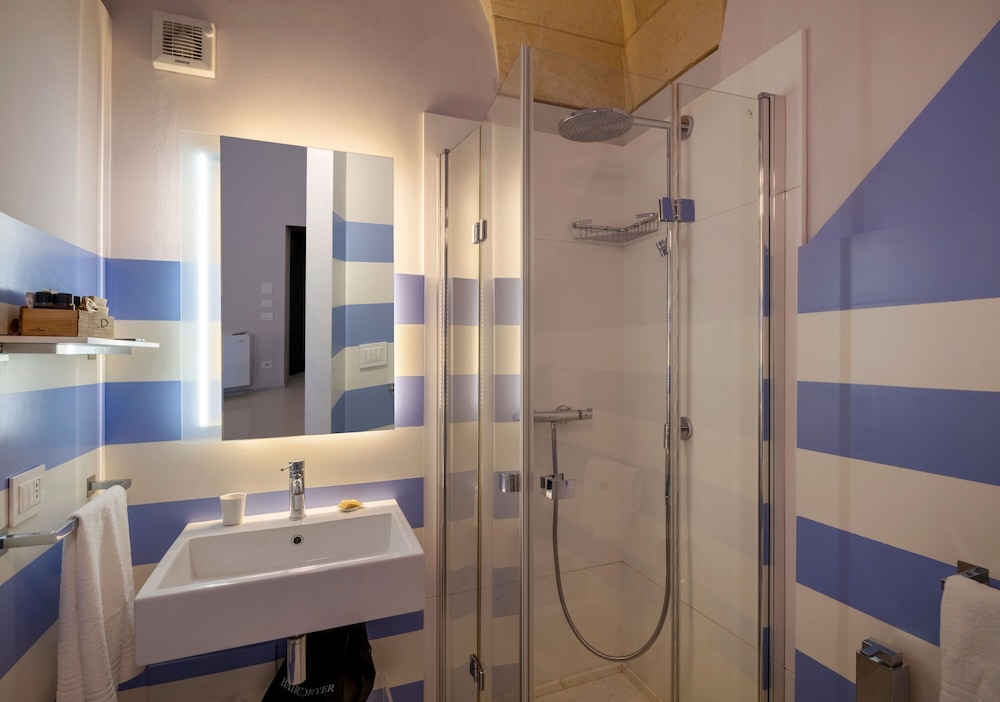 Dimora Storica Muratore Luxury Rooms 43/47