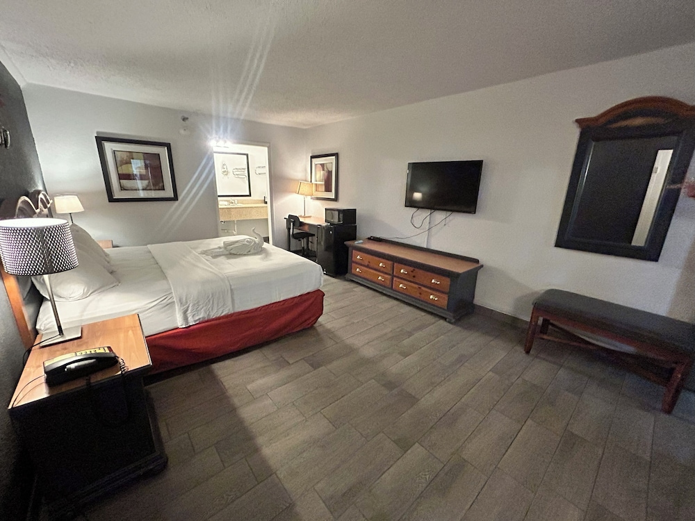 غرفة بسرير كينج للمدخنين، Suite Dreams Motel Mattoon I 57 6/10