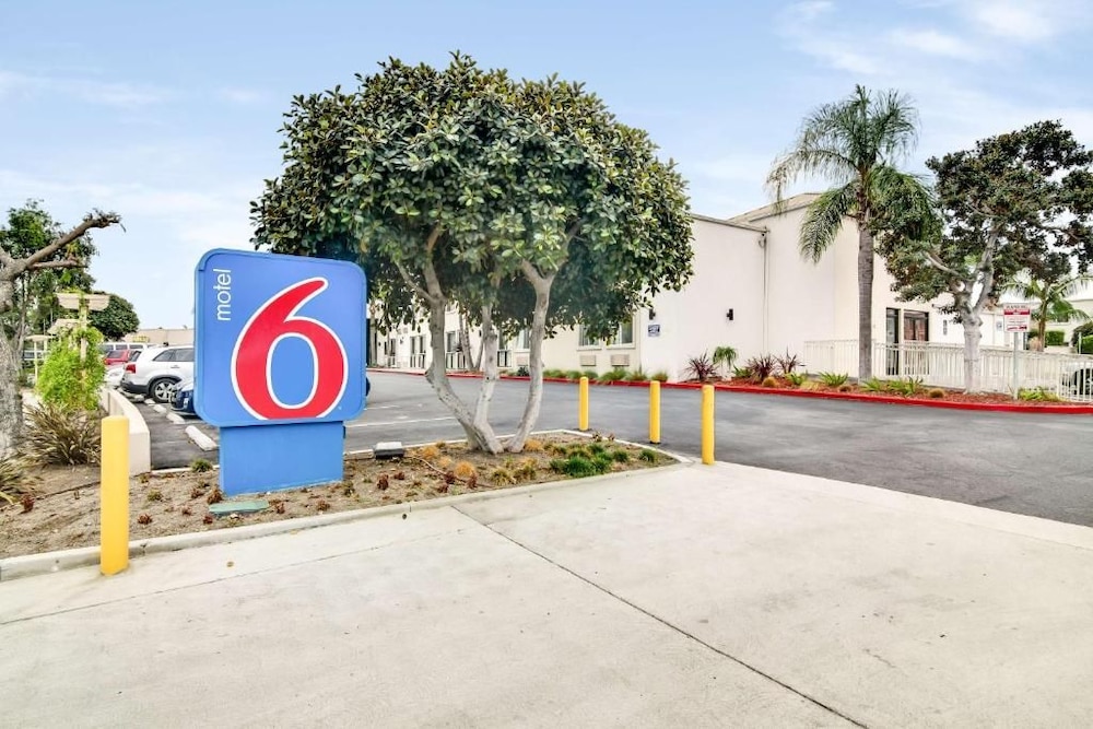 Motel6 Carson, CA 49/59