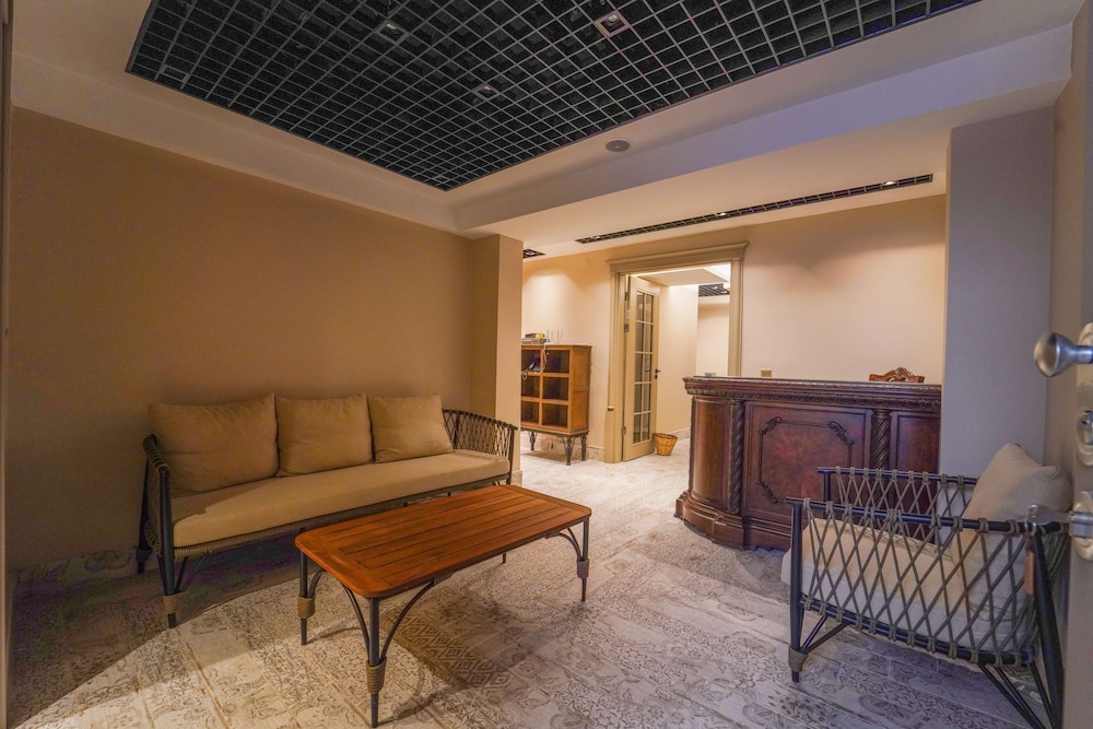 Kerem ile Asli Butik Otel 36/50