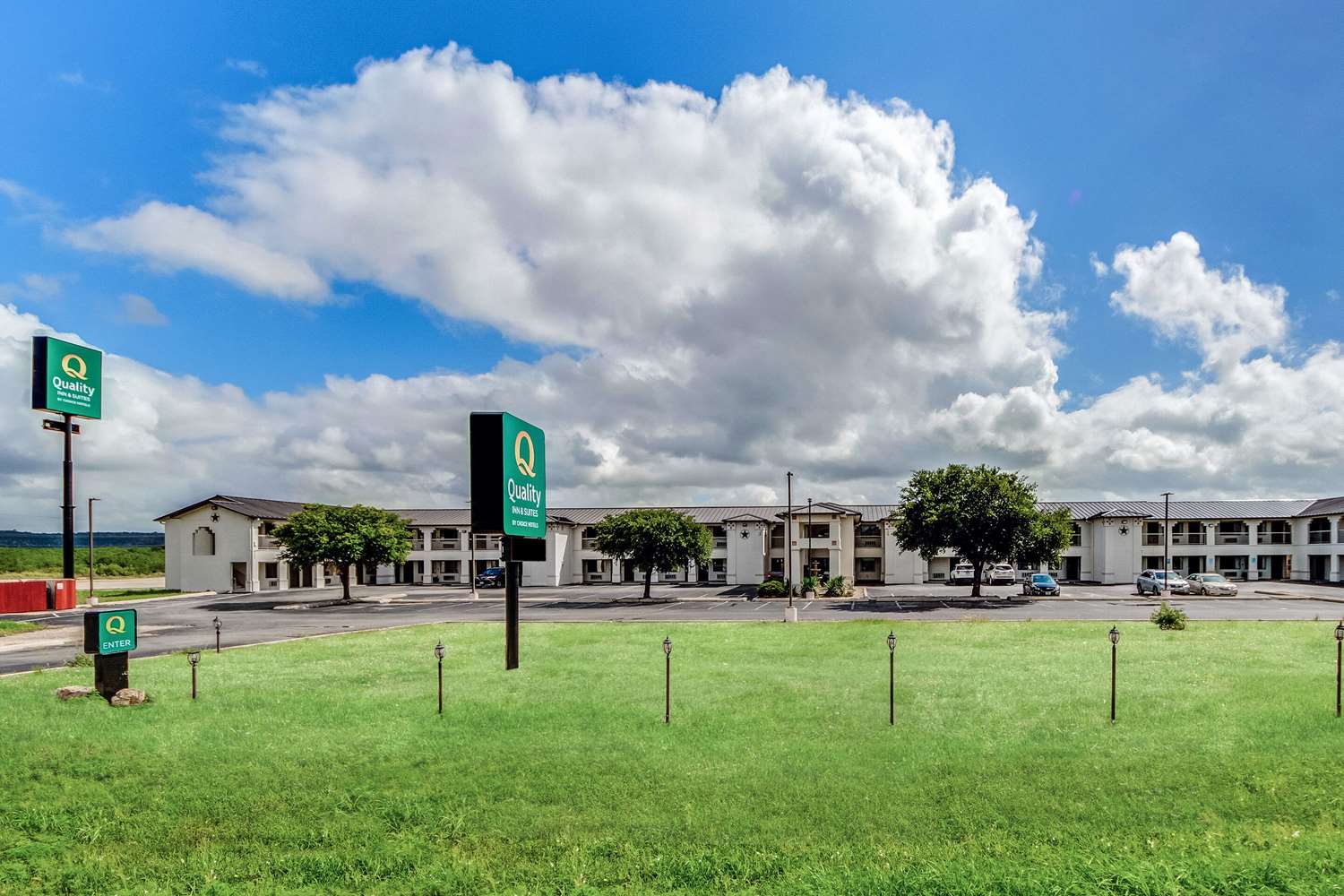 Quality Inn & Suites Junction, TX 28/30