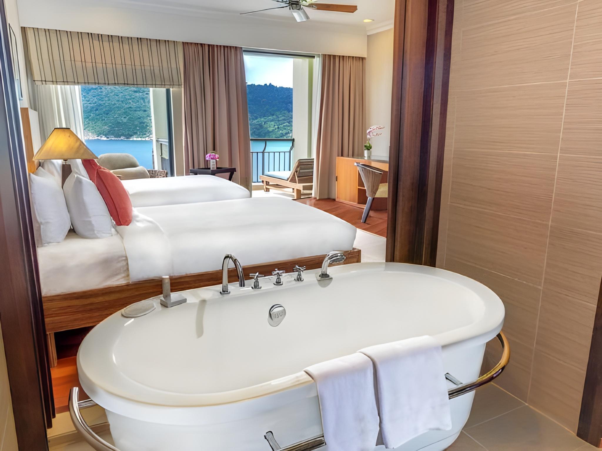 Premier, Twin Beds, Cliff View