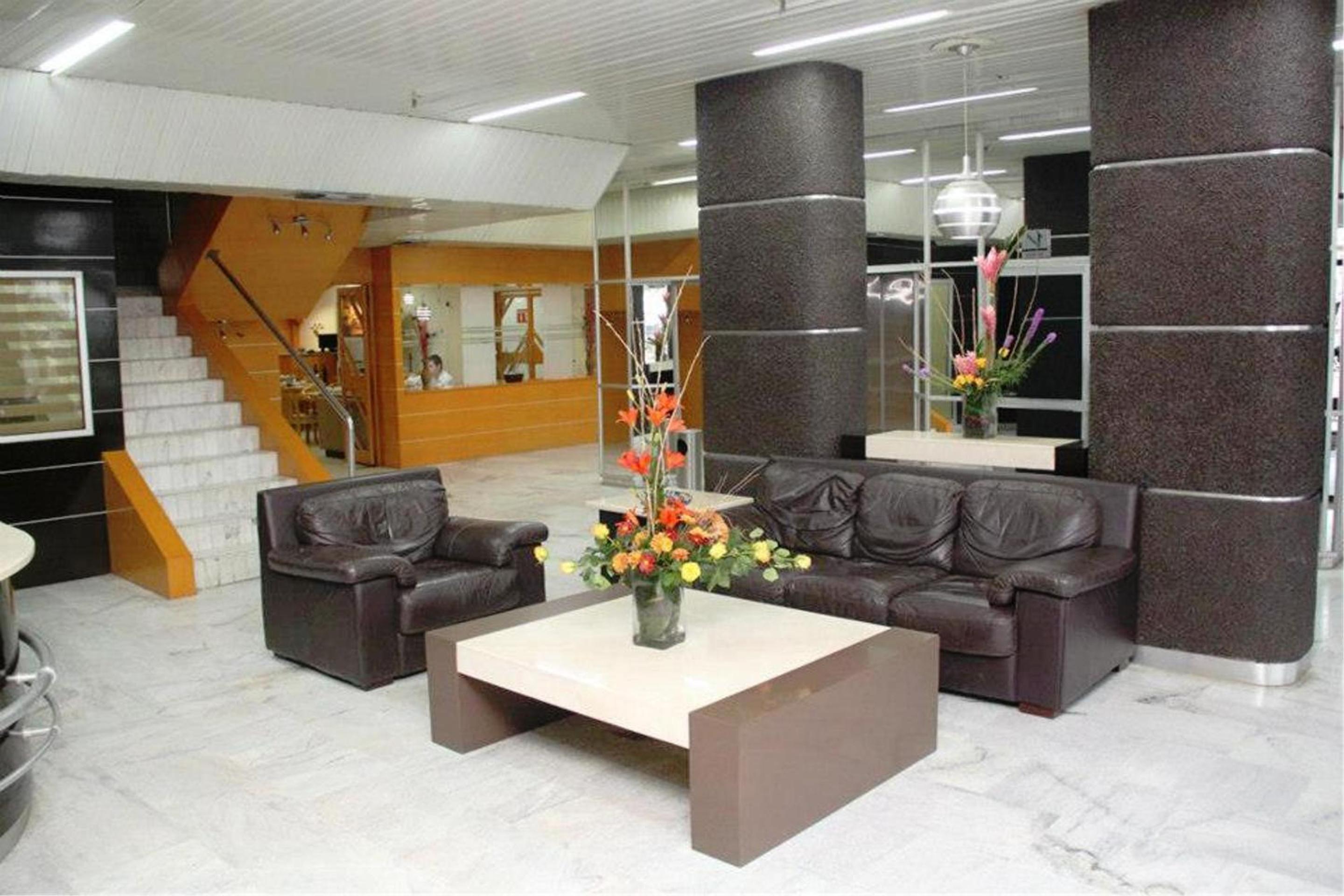 May Palace Hotel 31/43
