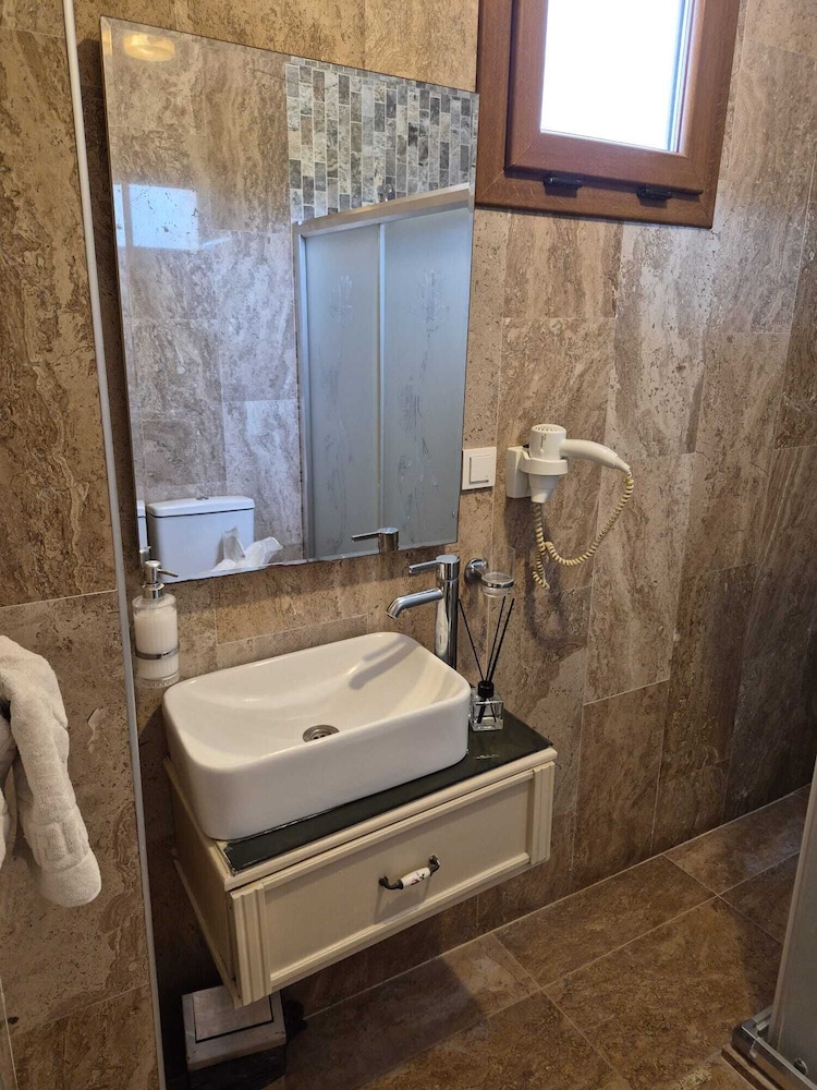 Cunda Paradise Butik Otel 54/56
