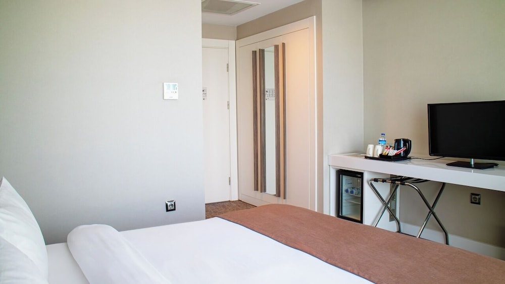 Modernity Hotel 11/37
