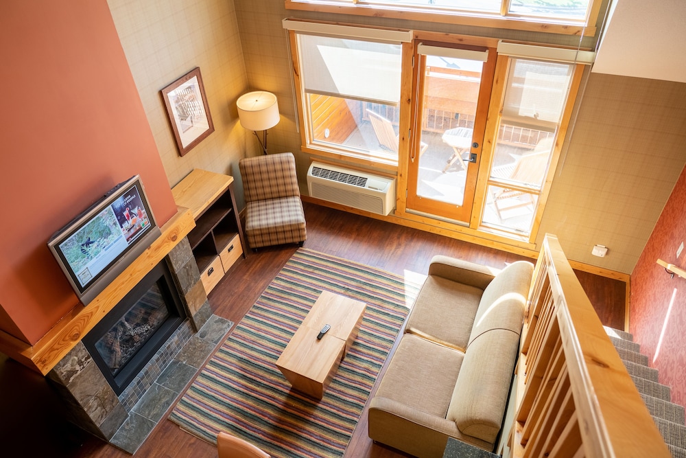 Fox Hotel & Suites 38/63