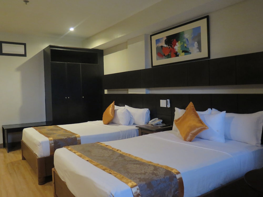 The Pinnacle Hotel And Suites 15/61