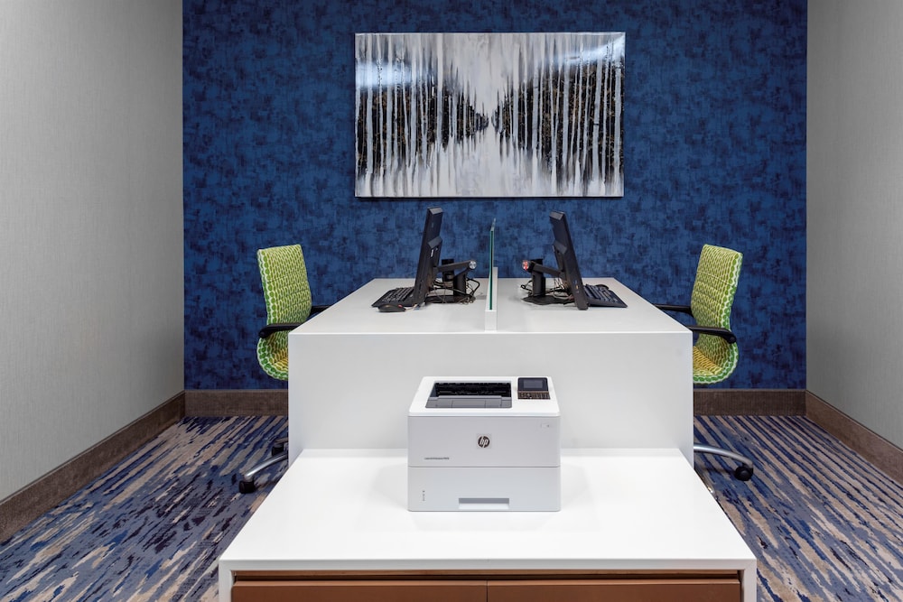 Hampton Inn Suites Overland Park South Ks 41/44