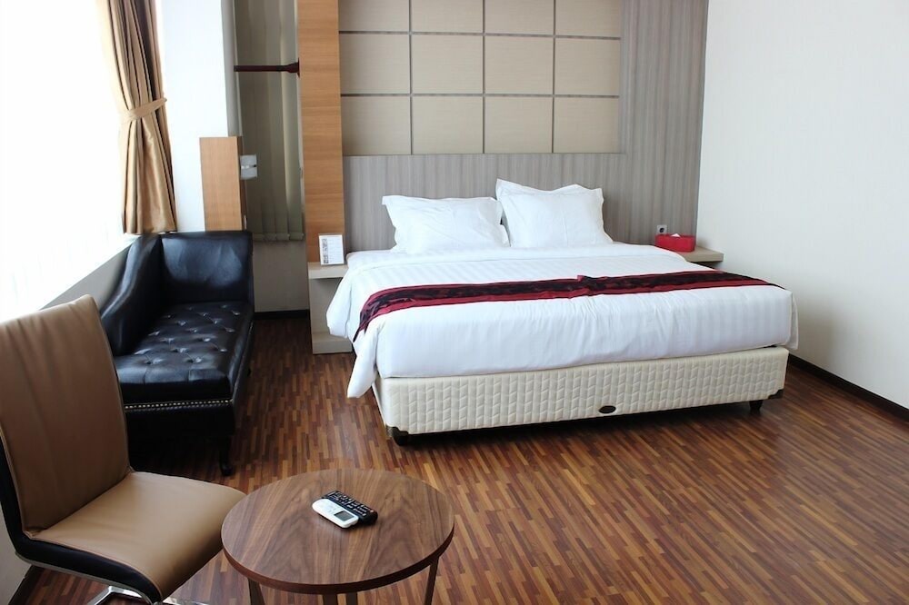 Ideas Hotel Ibrahim Adjie 11/31