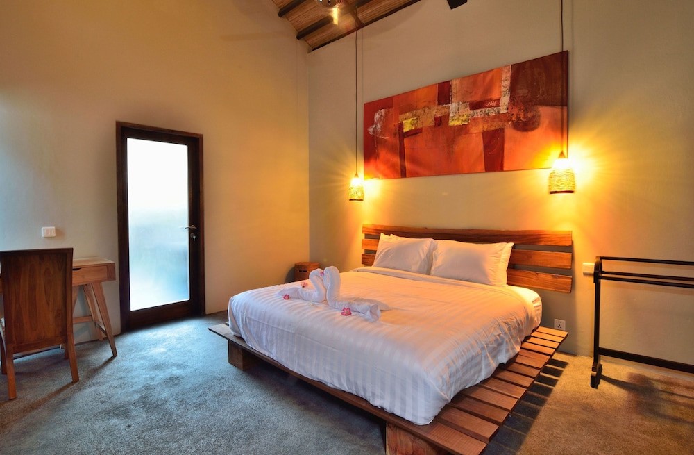 KIES VILLAS LOMBOK 22/67