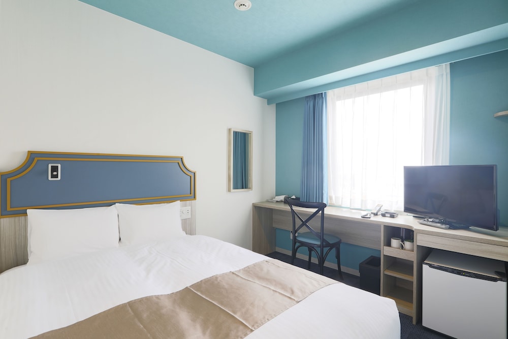 ROOM, DOUBLE BED