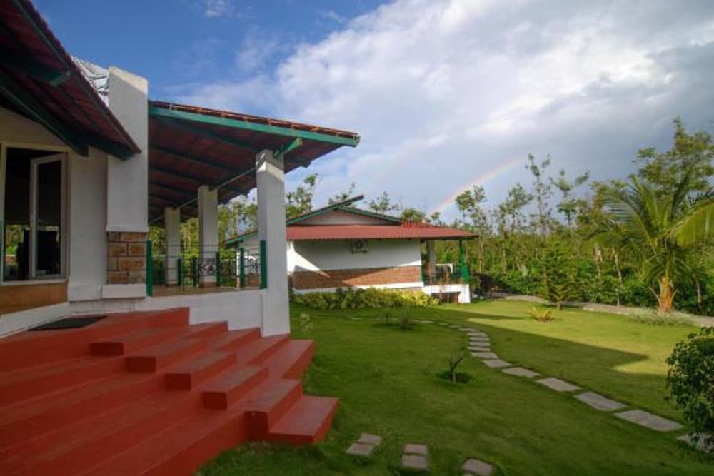 EKA RESORT 30/35
