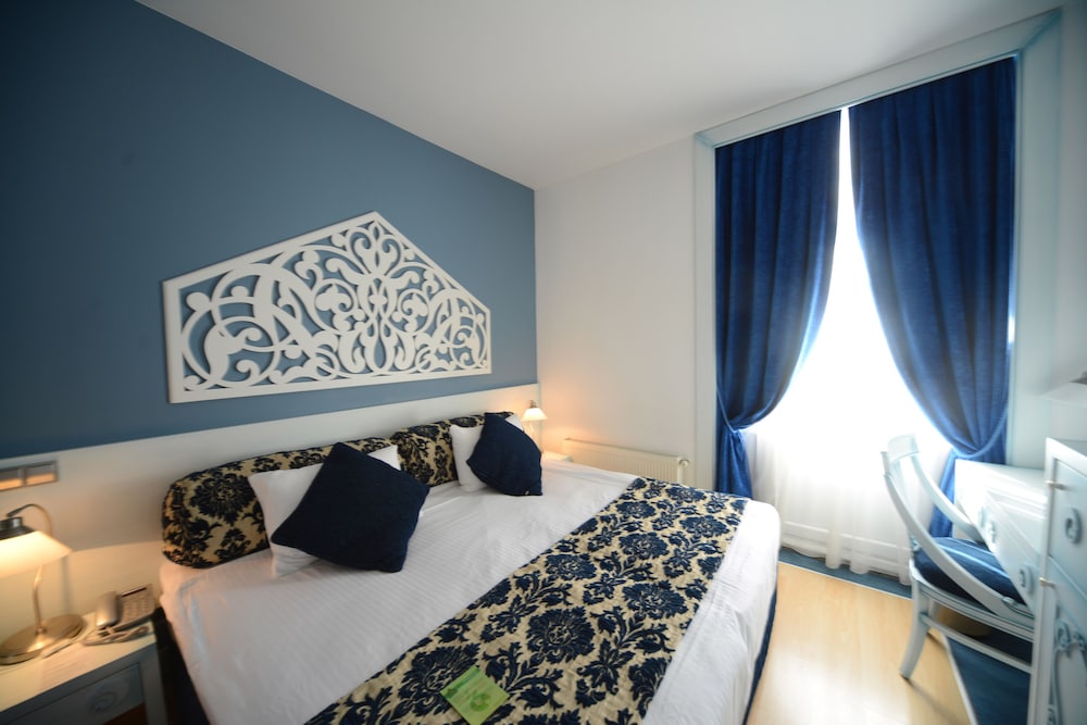 Adamar Hotel Special Category 14/66
