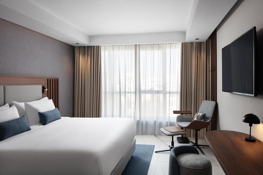 Premium, King Bed, Pool Access