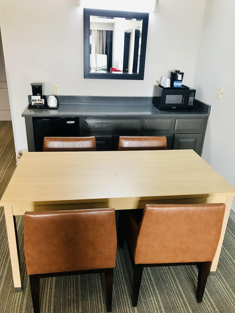 Country Inn Suites By Radisson Warner Robins Ga 17/55