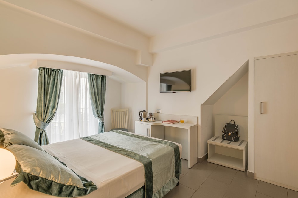 TREVI PALACE HOTEL 20/62