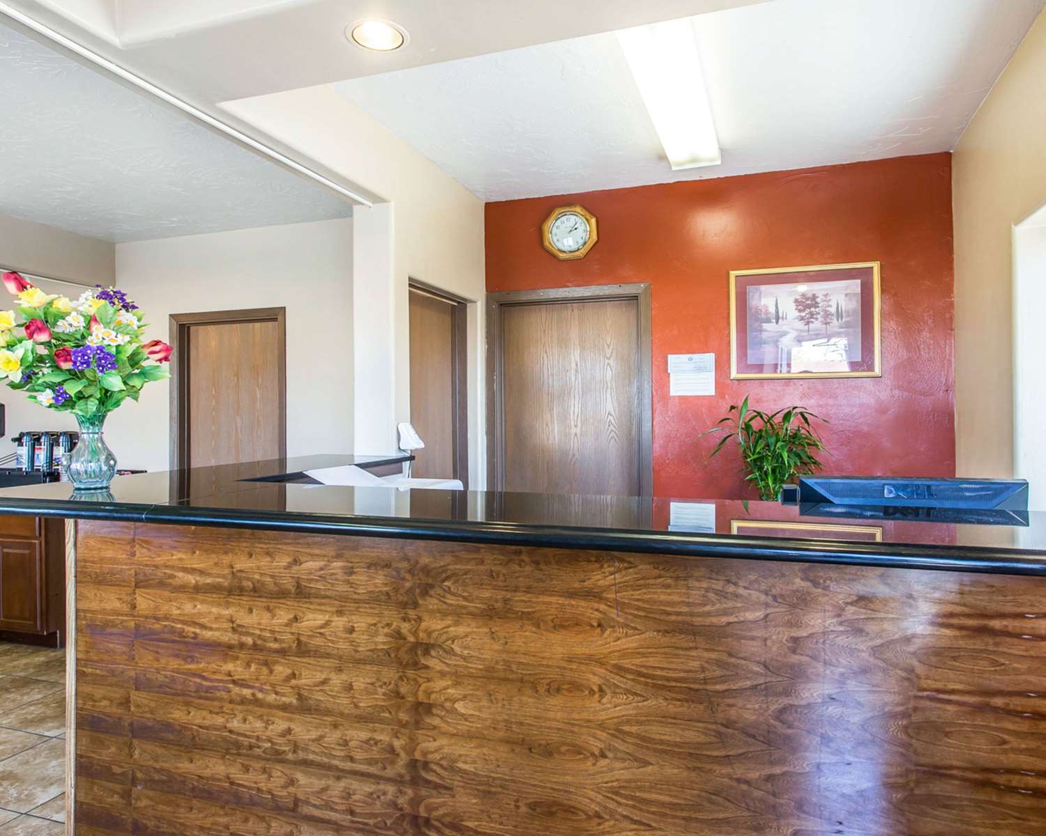 Rodeway Inn And Suites Riverton 4/23