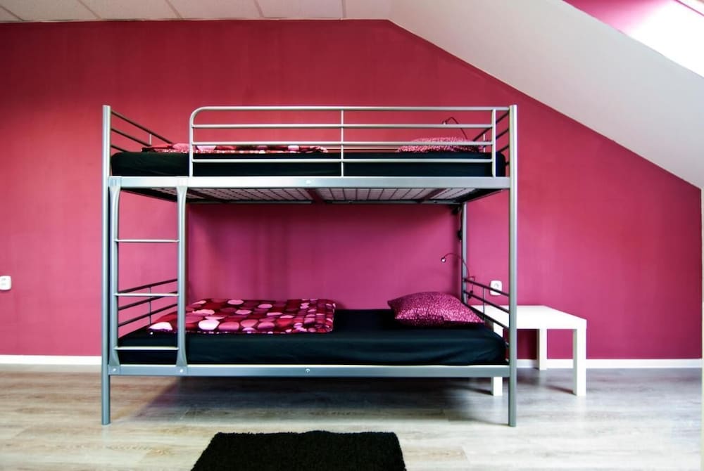 Nitra Glycerin Hostel 20/35