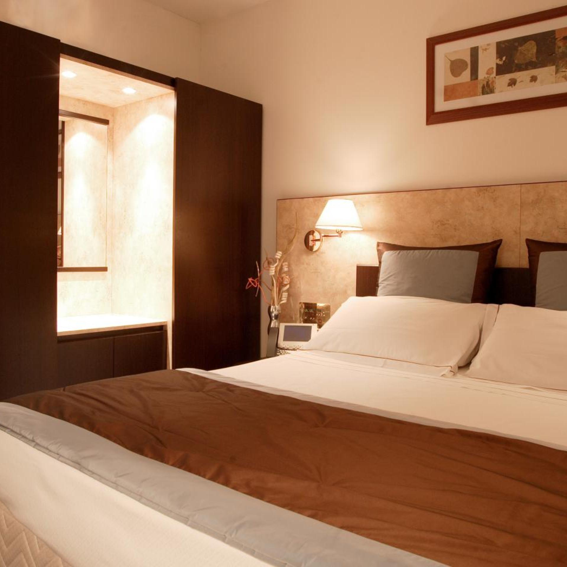 Air Hotel 7/50