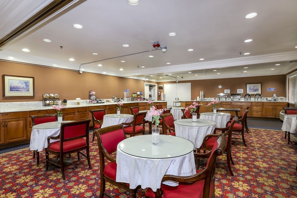 Campbell Inn 35/48