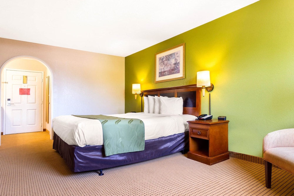 Rodeway Inn Auburn, CA 17/41