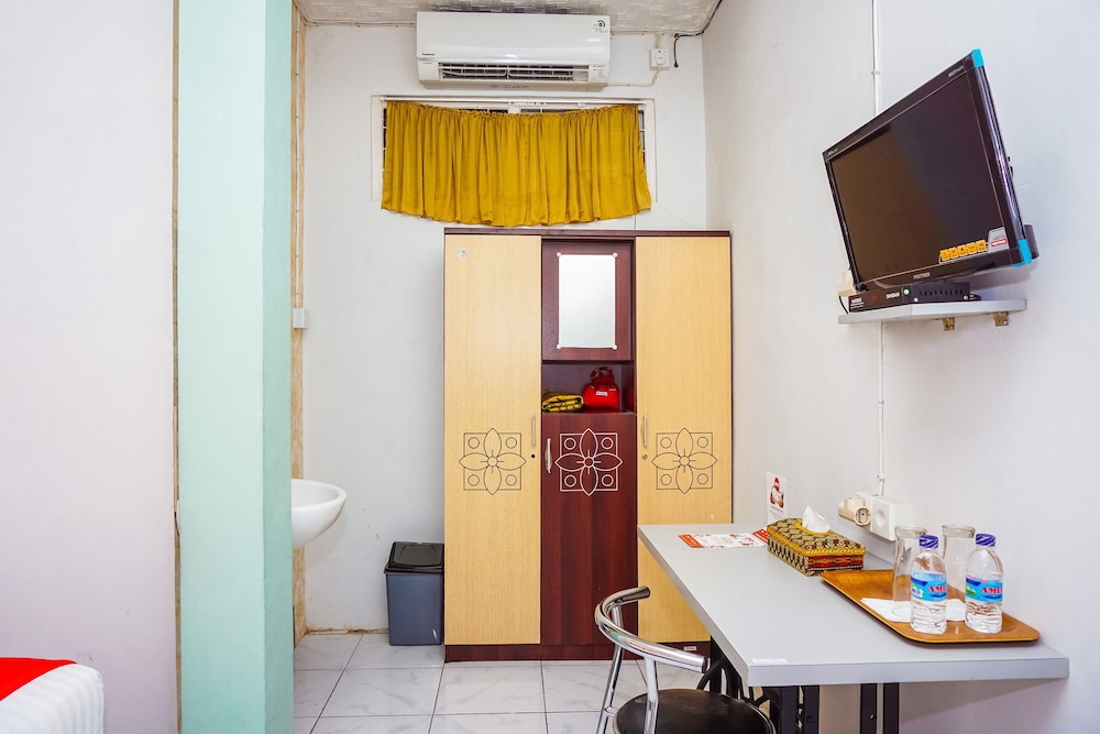 Hotel O Jalan Jenderal Sudirman Near Imam Bonjol Square Formerly Nelvi Guest House 50/50