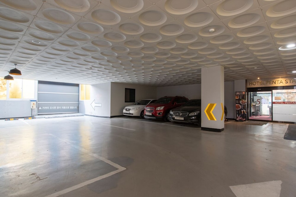Pentastar Hotel 22/30
