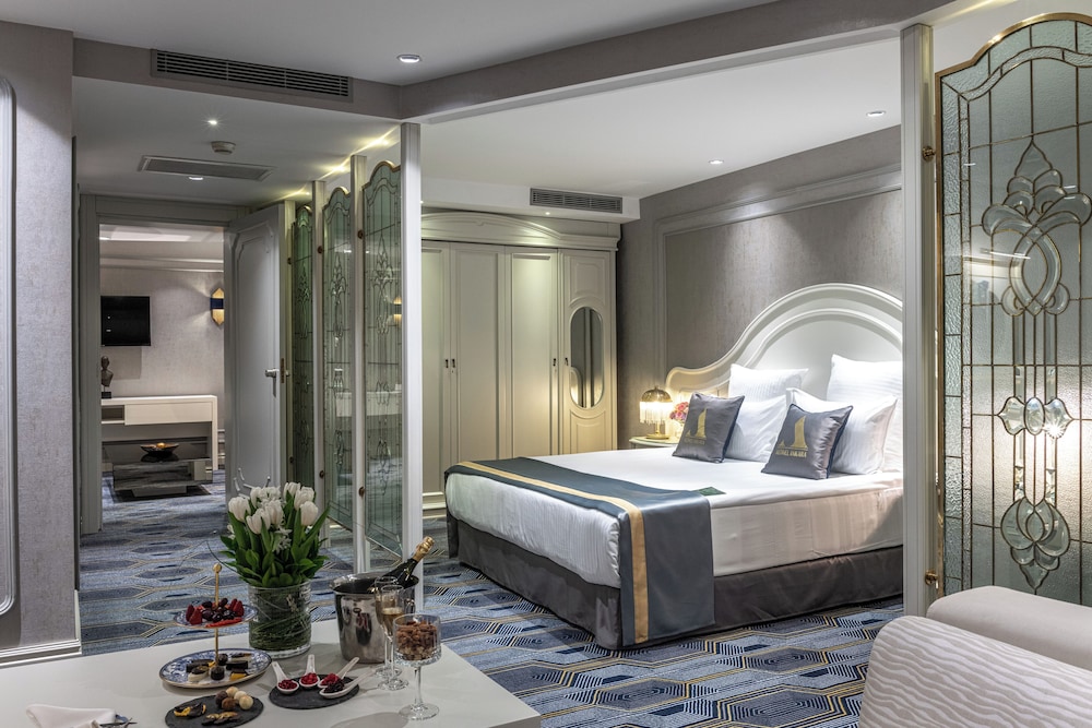 Senior, Suite, Double Bed