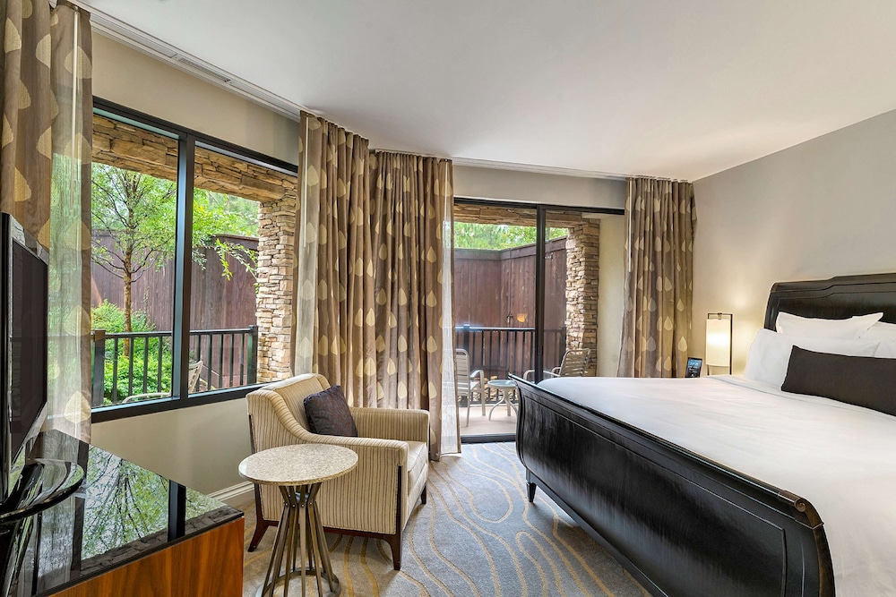 The Woodlands Resort, Curio Collection by Hilton 7/38