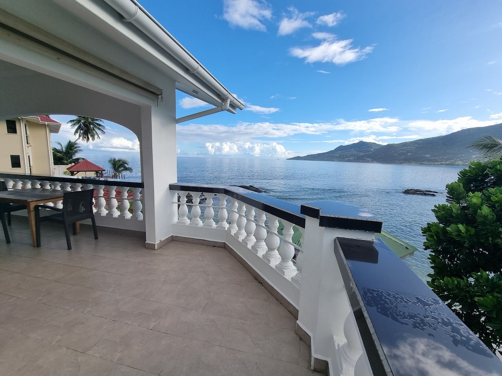 The Drake Seaside Apartment 3/41