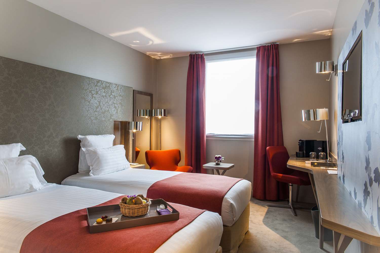 Executive, Twin Beds