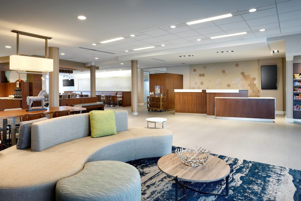 Fairfield Inn & Suites by Marriott Springfield North 6/47