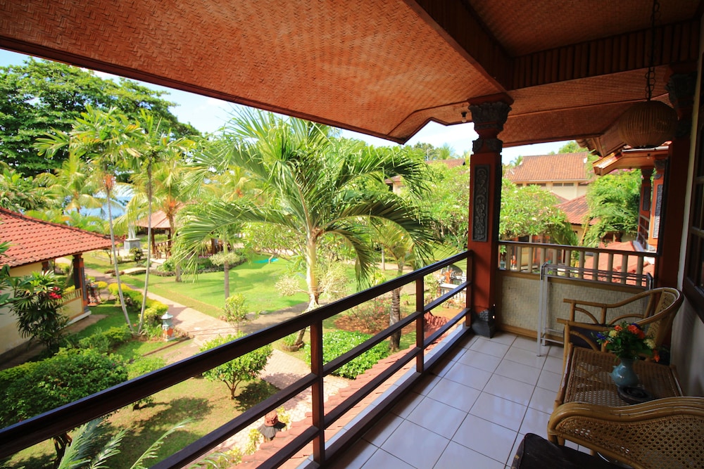 Lovina Beach Hotel 15/65