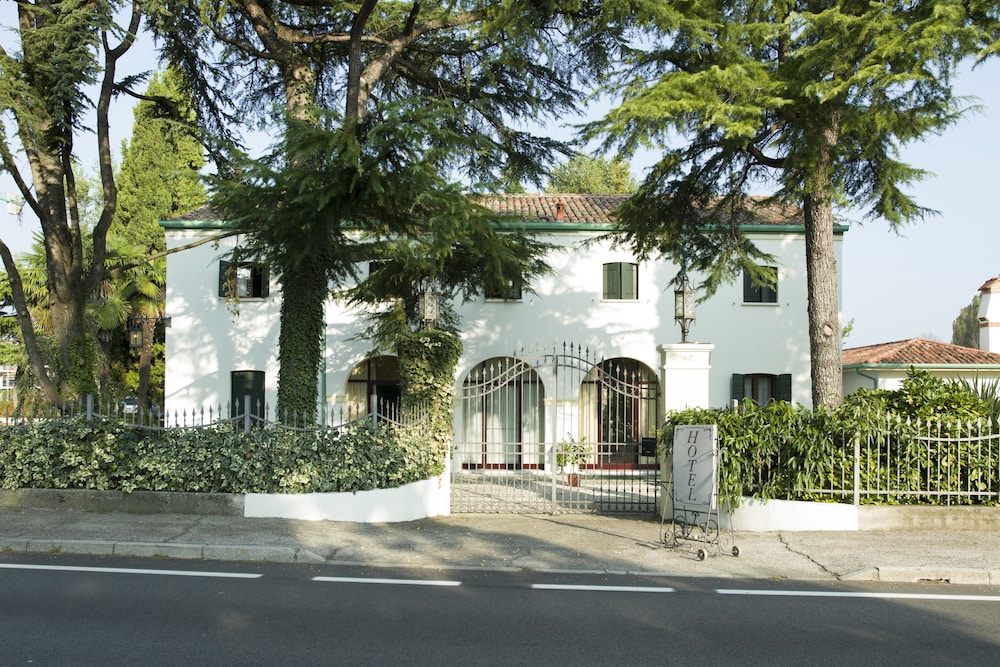 Hotel La Rescossa 1/46