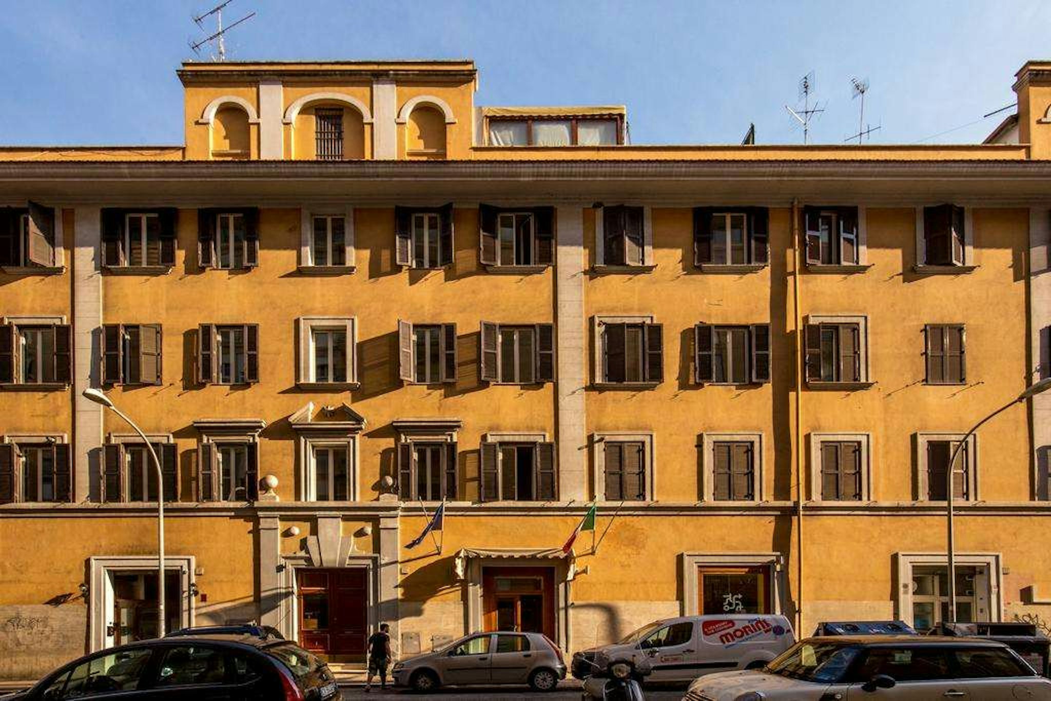 Crossroad Hotel 2/66