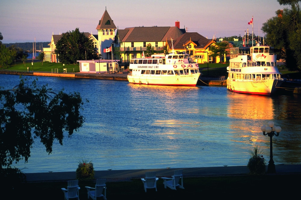 Colonial Resort and Spa 61/70