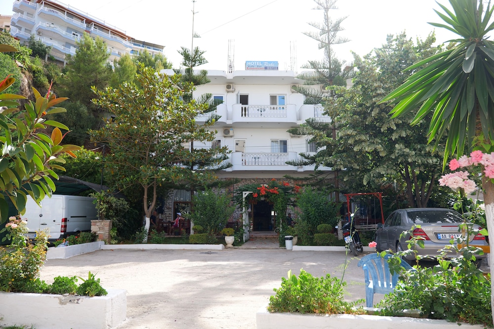 Hotel Rixhi 4/69