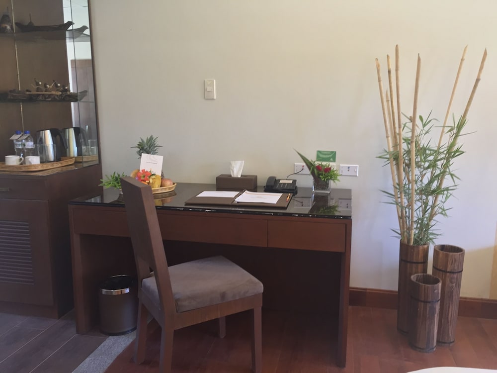 Coron Soleil Garden Resort 54/68