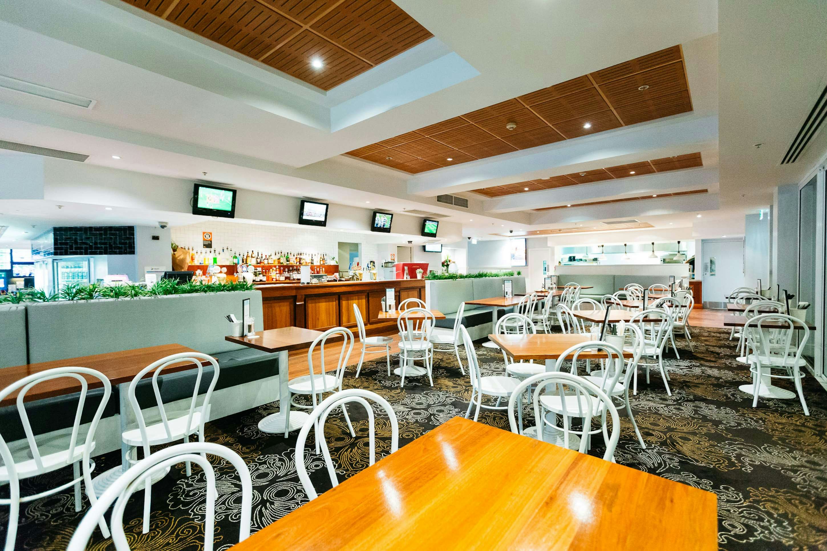 Coniston Hotel Wollongong 23/25