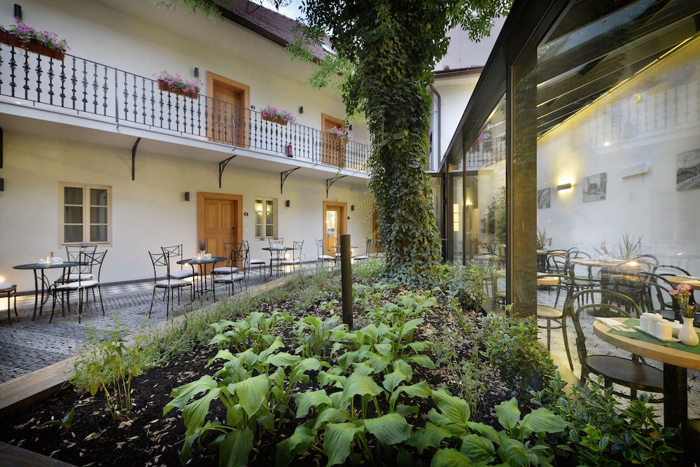 Hotel at The White Lily (Ex. U Bílé lilie) 44/50