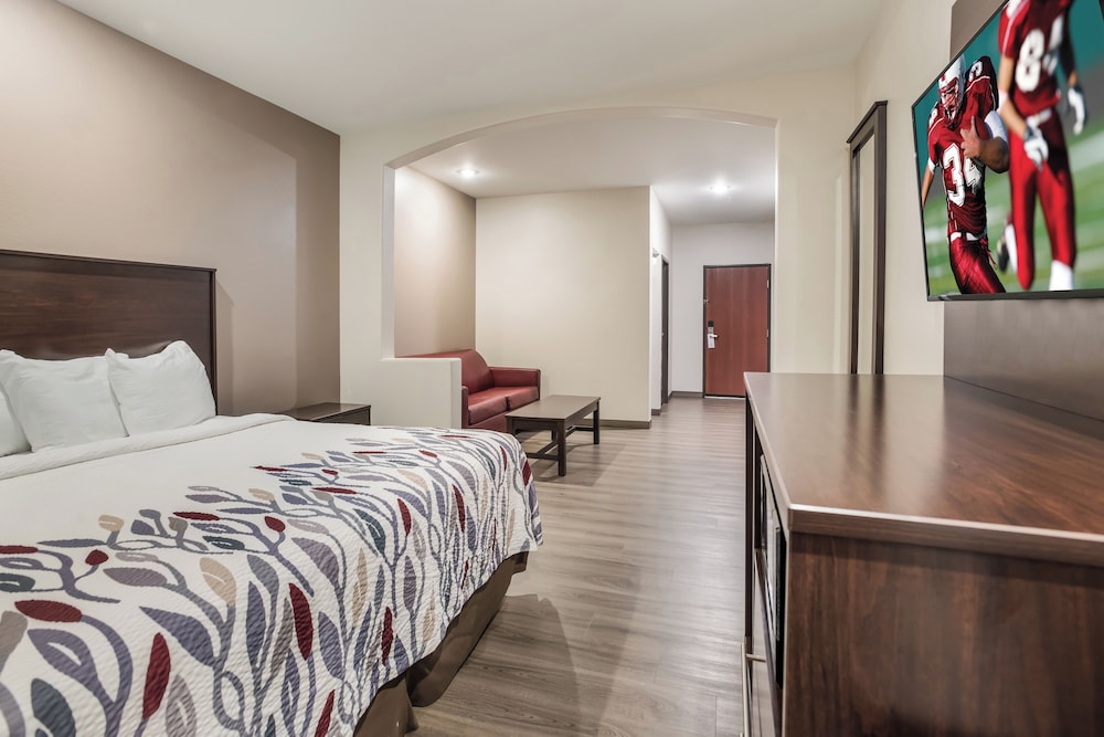 Suite, King Bed, Sofa