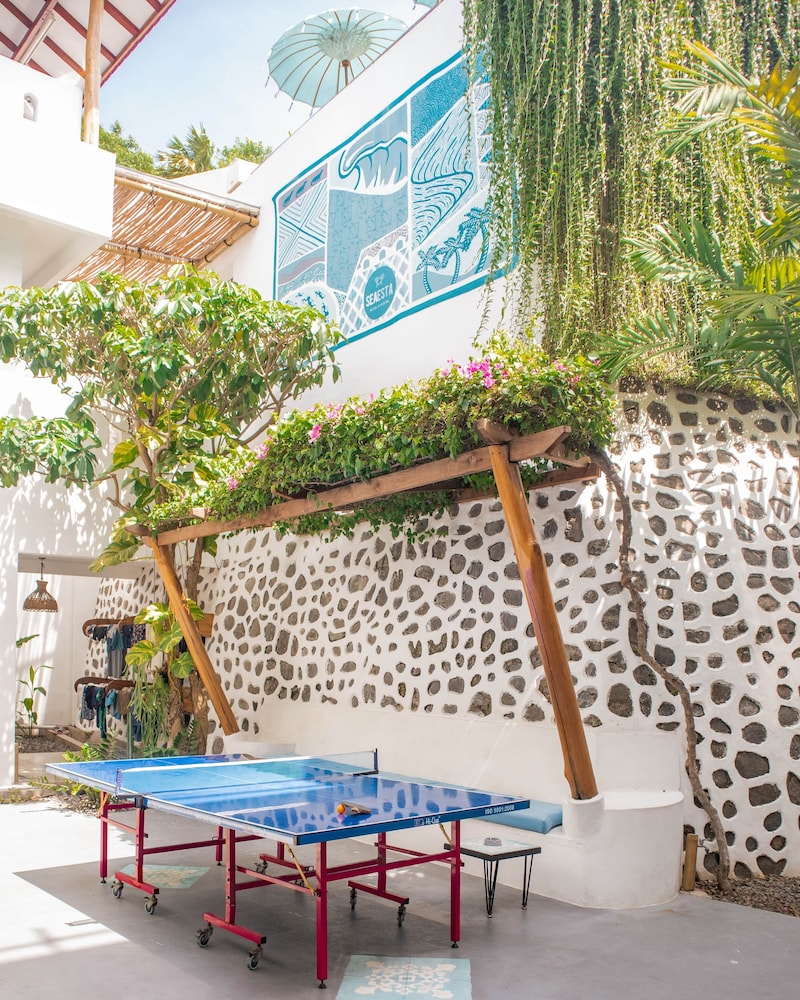 Seaesta Komodo Hostel 40/50