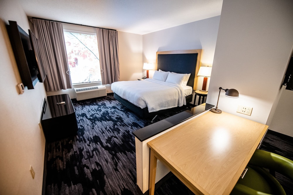 1 Bedroom, Deluxe, Suite, King Bed, Sofa